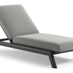 Actieprijs Cirello verstelbaar ligbed met pompsysteem in zwart aluminium met savane nimbus all weather Sunbrella® luxe kussen