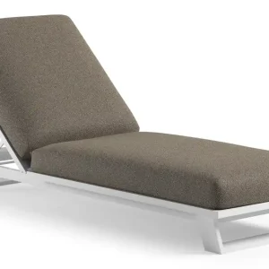 Voordeelprijs Pagino verstelbaar ligbed in wit aluminium met madagascar burch all weather Cosytica kussen