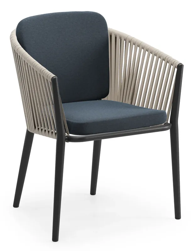 Orso tuinstoel in zwart aluminium en beige verticaal geweven vlakke rope met zitkussen in All Weather Sunbrella® Luxe Heritage Indigo Veilige Betaling