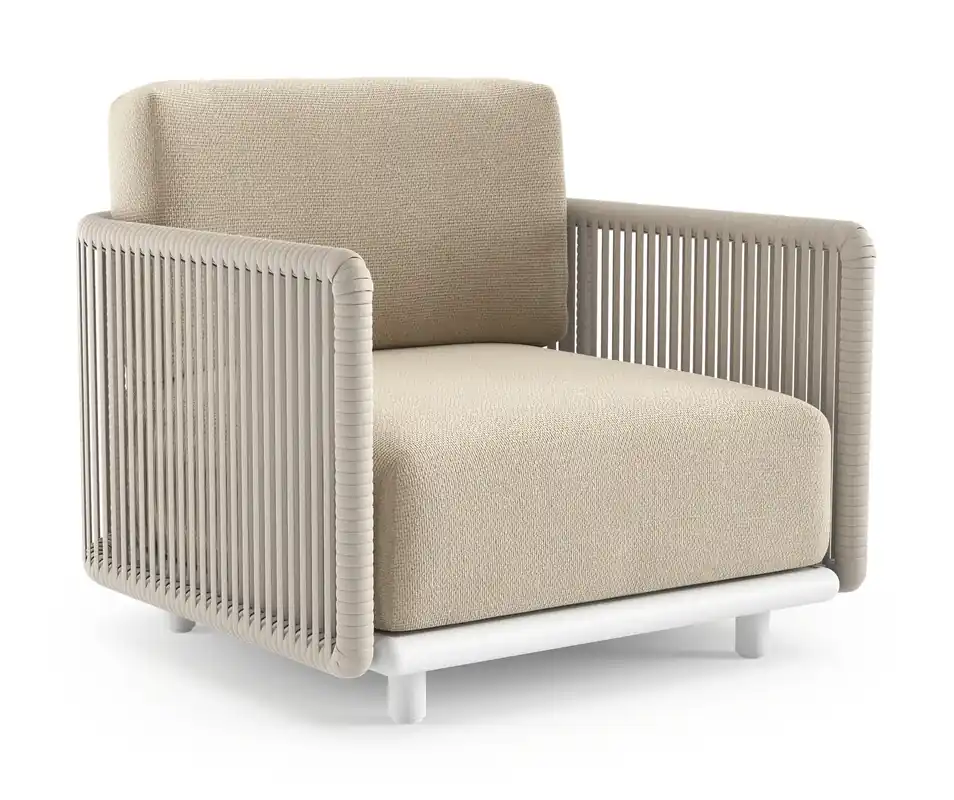Betaalbaar Organo loungestoel in wit aluminium en beige verticaal geweven luxe vlakke rope met althea chalk all weather Cosytica kussen