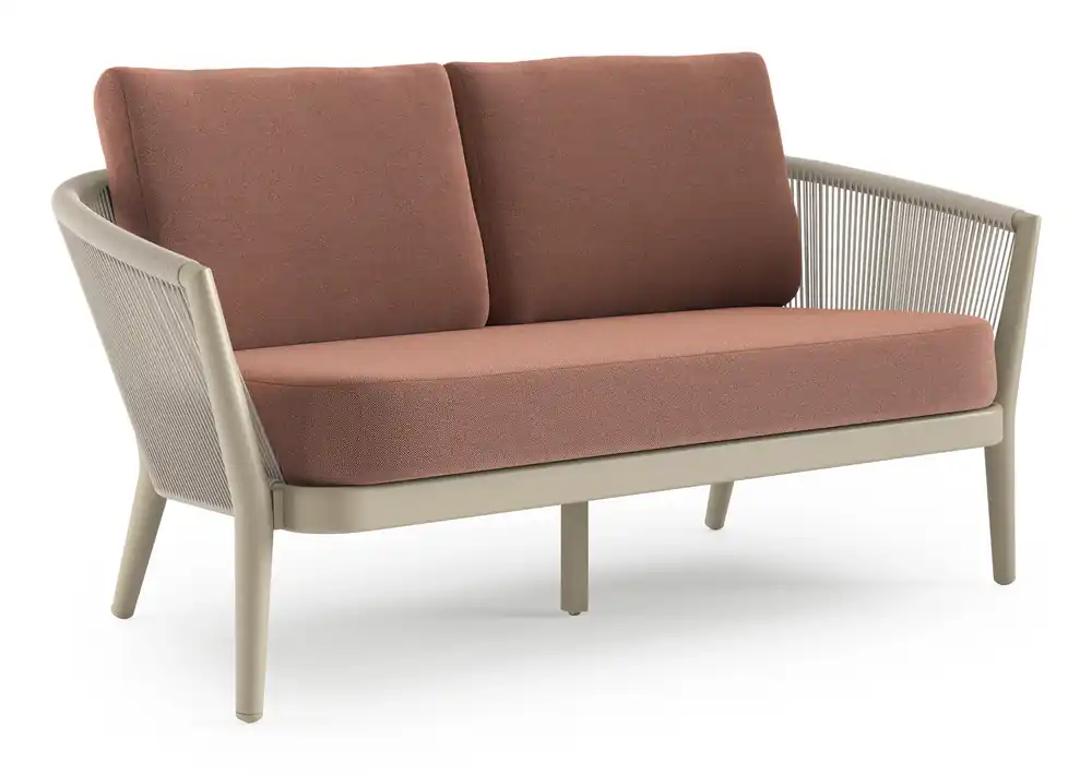 Orso loungebank in beige aluminium en beige verticaal geweven ronde rope met Savane Rust all weather sunbrella® luxe kussen Rechtstreeks Van De Fabrikant
