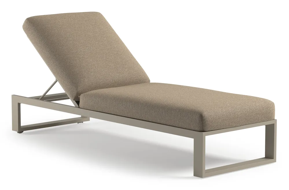 Verato verstelbaar ligbed in beige aluminium met madagascar oak all weather cosytica kussen Seizoensaanbieding