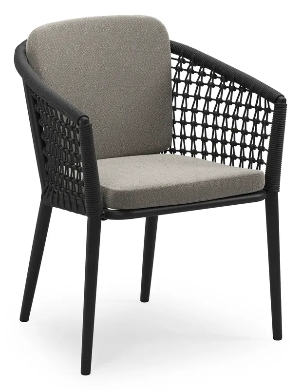 Populair Orso stapelbare tuinstoel in zwart aluminium en zwart visnet geweven ronde rope met stoelkussen in All Weather Sunbrella® Luxe Lopi Silver